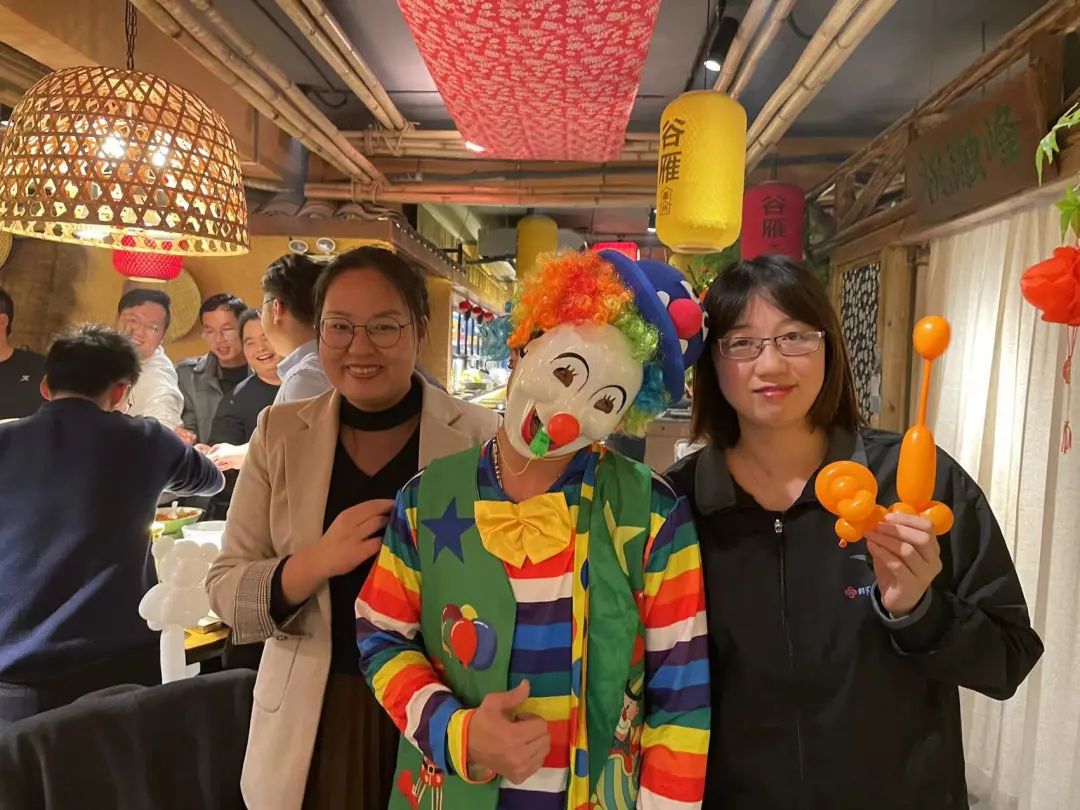 時(shí)彙信息春茗答(dá)謝(xiè)會(huì)