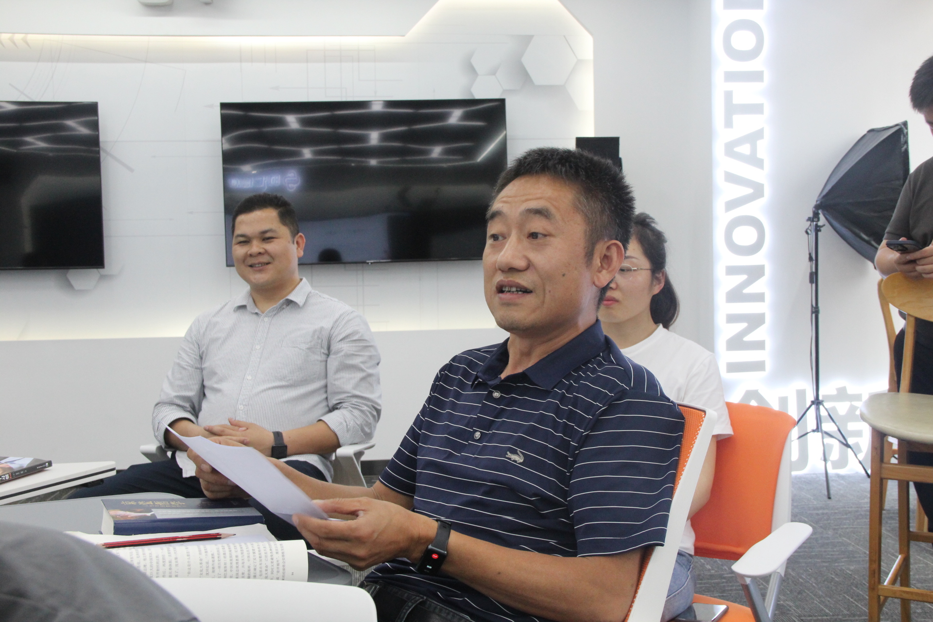 時(shí)彙信息6月(yuè)讀(dú)書(shū)彙｜閱見(jiàn)世界