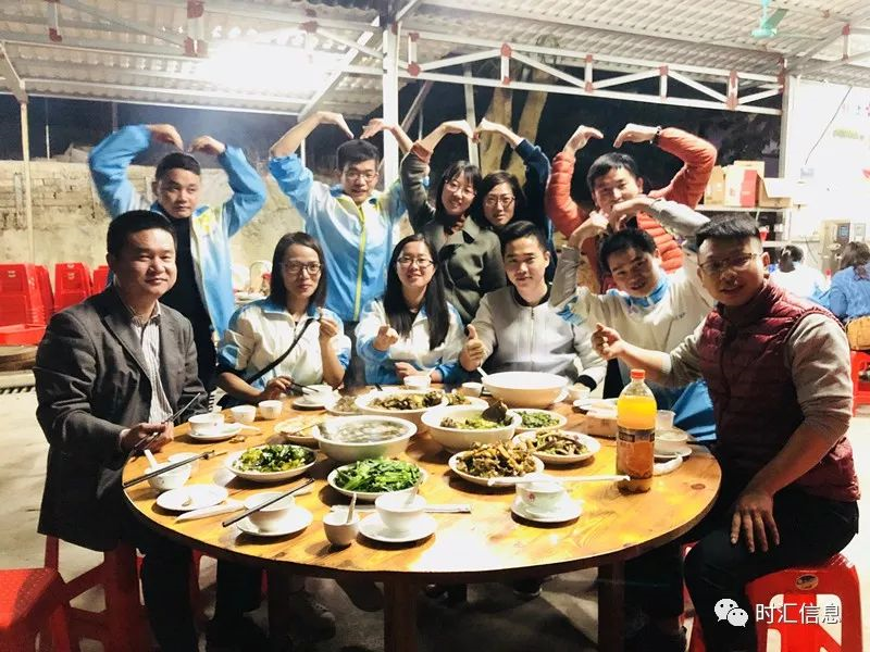 别人(rén)家(jiā)的(de)年(nián)會(huì),我們也(yě)可(kě)以! 别人(rén)家(jiā)的(de)年(nián)會(huì),我們也(yě)可(kě)以!