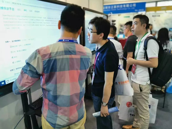 時(shí)彙信息蜜蜂三大(dà)平台亮(liàng)相(xiàng)中國(guó)高(gāo)等教育博覽會(huì)(2019·春) 時(shí)彙信息蜜蜂三大(dà)平台亮(liàng)相(xiàng)中國(guó)高(gāo)等教育博覽會(huì)(2019·春)