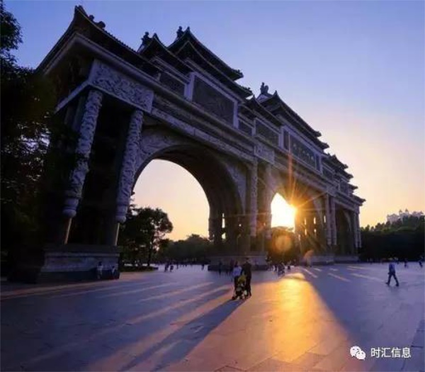 “時(shí)時(shí)關愛(ài)，彙聚同心”時(shí)彙信息首屆公益徒步活動完美(měi)收官