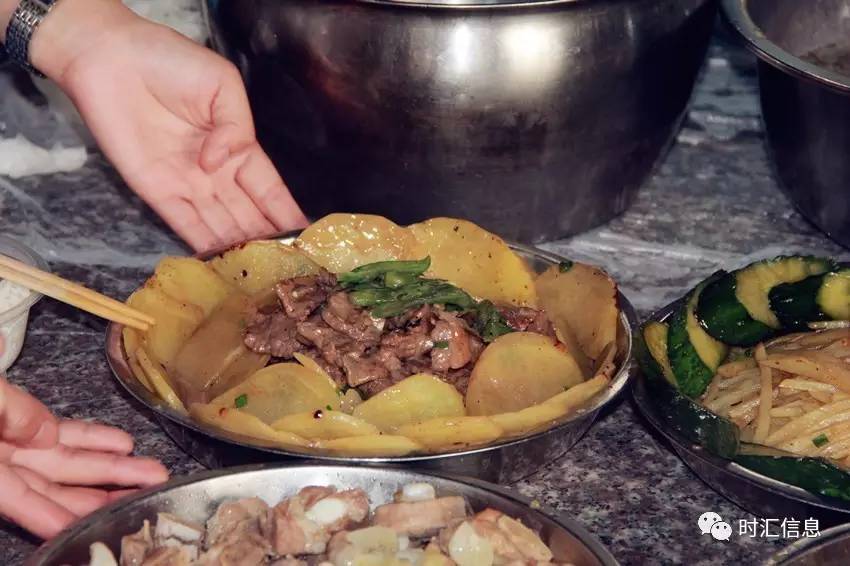 奏響時(shí)彙的(de)青春樂(yuè)章(zhāng) 奏響時(shí)彙的(de)青春樂(yuè)章(zhāng)