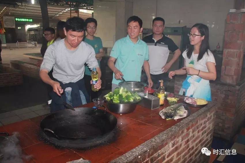 奏響時(shí)彙的(de)青春樂(yuè)章(zhāng) 奏響時(shí)彙的(de)青春樂(yuè)章(zhāng)