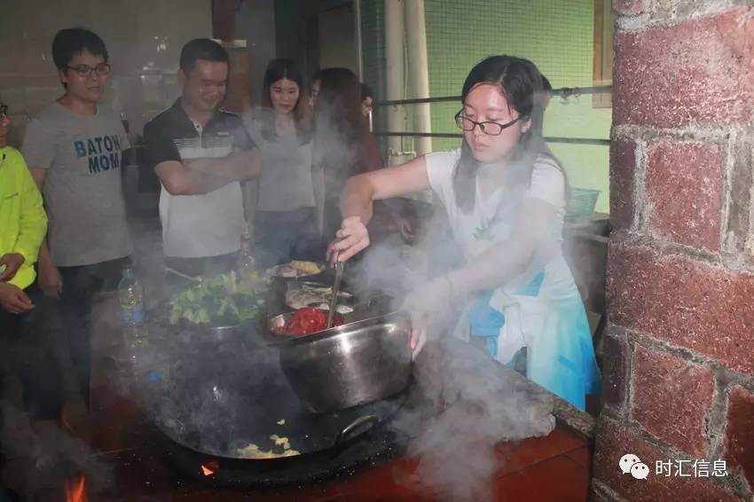 奏響時(shí)彙的(de)青春樂(yuè)章(zhāng) 奏響時(shí)彙的(de)青春樂(yuè)章(zhāng)