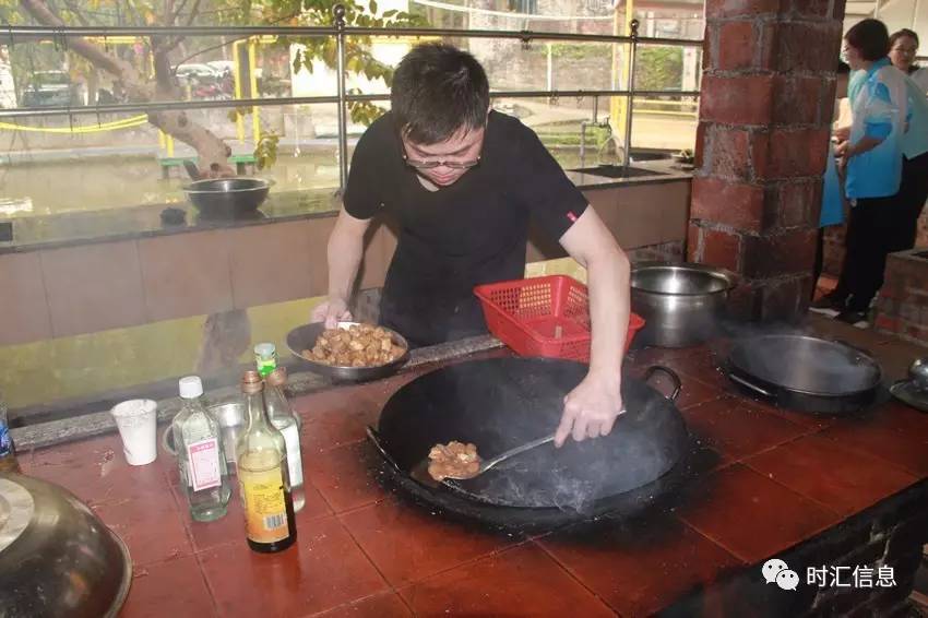 奏響時(shí)彙的(de)青春樂(yuè)章(zhāng) 奏響時(shí)彙的(de)青春樂(yuè)章(zhāng)