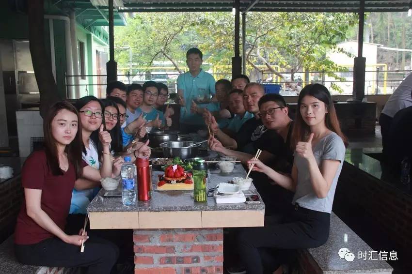 奏響時(shí)彙的(de)青春樂(yuè)章(zhāng) 奏響時(shí)彙的(de)青春樂(yuè)章(zhāng)