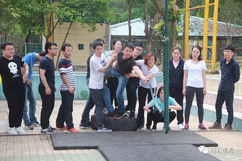 奏響時(shí)彙的(de)青春樂(yuè)章(zhāng) 奏響時(shí)彙的(de)青春樂(yuè)章(zhāng)