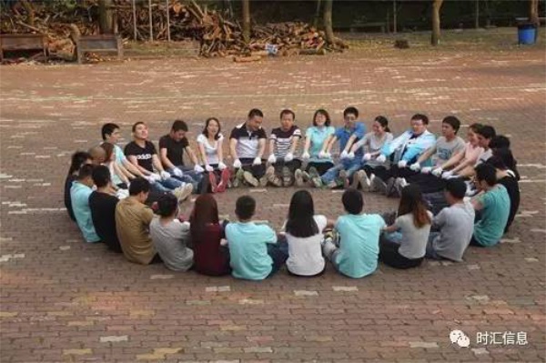 奏響時(shí)彙的(de)青春樂(yuè)章(zhāng) 奏響時(shí)彙的(de)青春樂(yuè)章(zhāng)