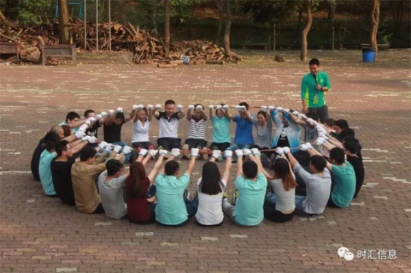 奏響時(shí)彙的(de)青春樂(yuè)章(zhāng) 奏響時(shí)彙的(de)青春樂(yuè)章(zhāng)