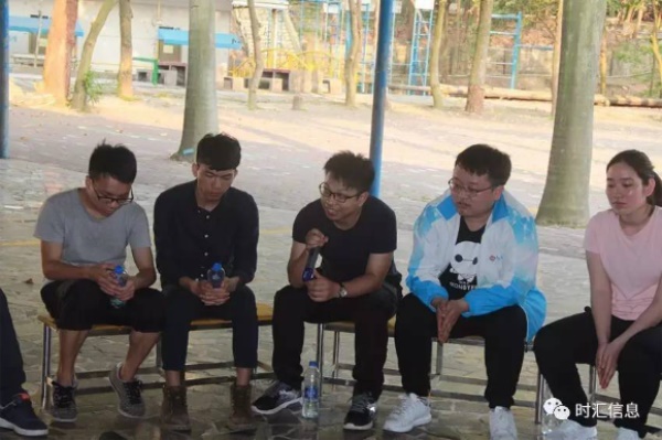 奏響時(shí)彙的(de)青春樂(yuè)章(zhāng) 奏響時(shí)彙的(de)青春樂(yuè)章(zhāng)