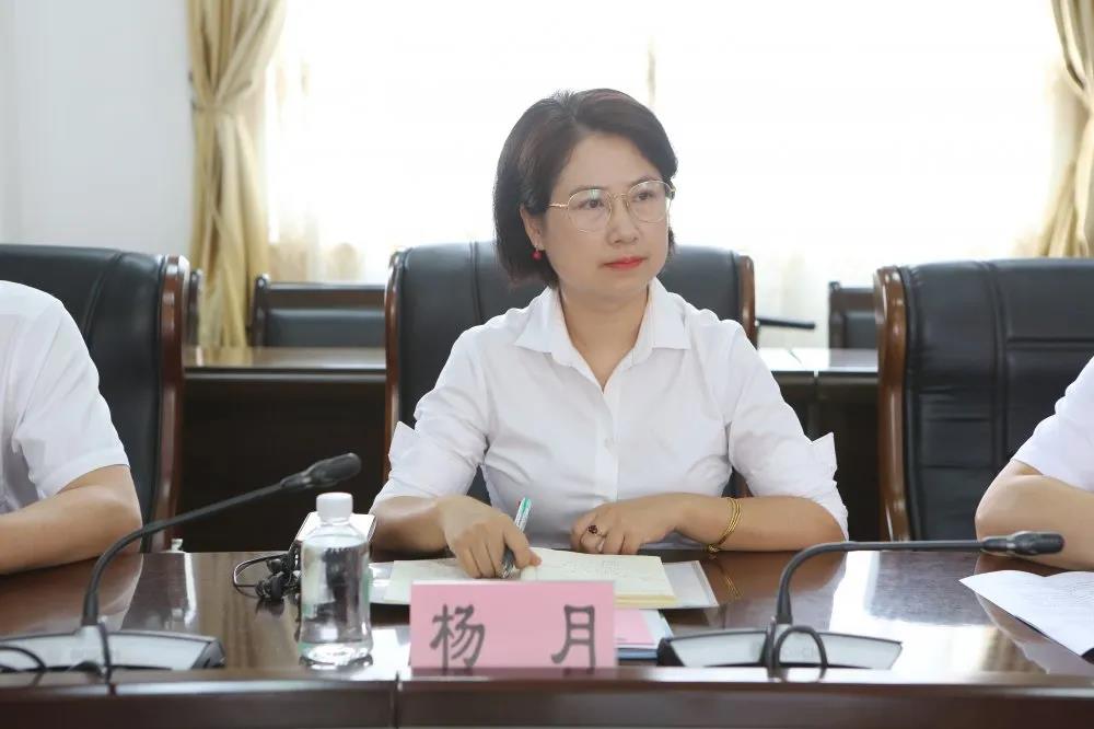 廣州鐵(tiě)路(lù)職業(yè)技(jì)術(shù)學院與浪潮集團、時(shí)彙信息簽署三方戰略合作(zuò)協議(yì) 廣州鐵(tiě)路(lù)職業(yè)技(jì)術(shù)學院與浪潮集團、時(shí)彙信息簽署三方戰略合作(zuò)協議(yì)